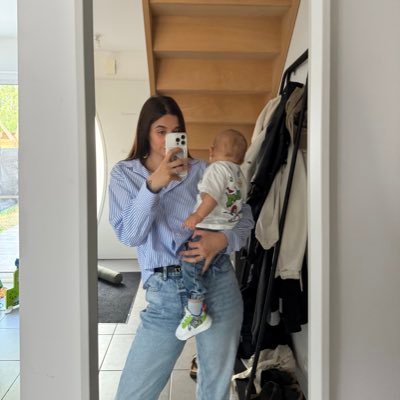 MmeDebert's profile picture. 𝙻𝚊 𝚙𝚘𝚛𝚝𝚎 𝚝𝚞 𝚕𝚊𝚒𝚜𝚜𝚎𝚜 𝚘𝚞𝚟𝚎𝚛𝚝𝚎, 𝚓'𝚝𝚎 𝚛𝚎𝚓𝚘𝚒𝚗𝚜 𝚍𝚊𝚗𝚜 𝚕𝚊 𝚗𝚞𝚒𝚝... Corentin ❤️ 9 ans 💟