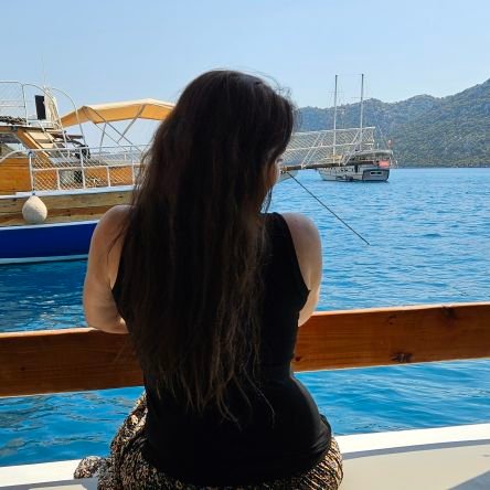 skyhaseki's profile picture. IU Economy 🌿
& Aviation Managament ✈️
💍