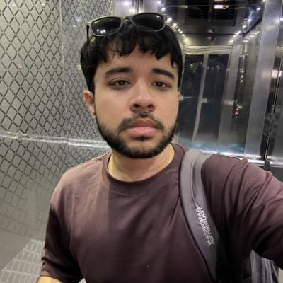 •All things iOS at work
•3x WWDC Scholar
•GSoC 2020 with VLC
•Building @neontheapp, @recuriosapp
•Aviation, Finance, and Space Enthusiast