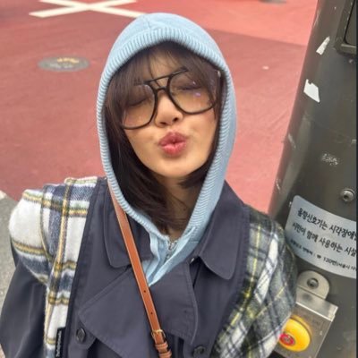 lisaarchves Profile Picture