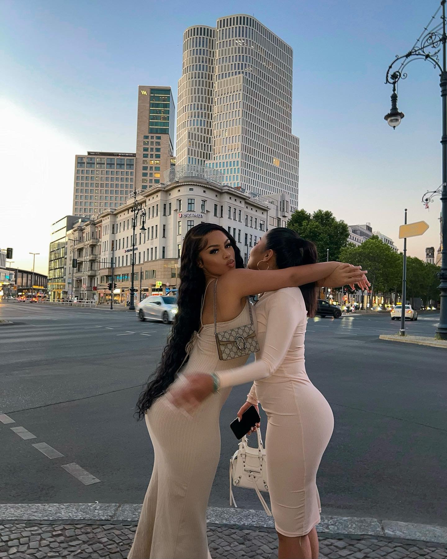 mElIaNiKkElOnE's profile picture. 