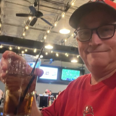 Rays fan, Bucs fan, Lightning fan, Let's talk sports. @tblightning @Raysbaseball @Buccaneers , #SuperBowl LV Champions . Second place is the first loser.