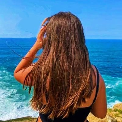 ان مشكلتى هي مع الأبجدية .. مع ثمانية و عشرين حرفا لا تكفينى لوصف خذلانك 💔