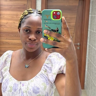 RochellAdomah's profile picture. A small girl helped by God 🥹