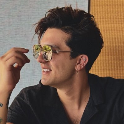 você tem tudo, você tem muito. 🤍 | @luansantana - ele segue ✨