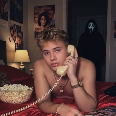 KelkekekKekeke's profile picture. Student - UDLA😁
Aquí encontrarás mi parte HOT y algo más.🥱😏