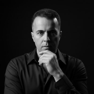 Professor de Direito Penal e Processo Penal. Escritor. Palestrante. “Si brevis est vita mea, moriar saltem liber”.