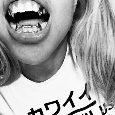 Maybshyee's profile picture. |paid mole|