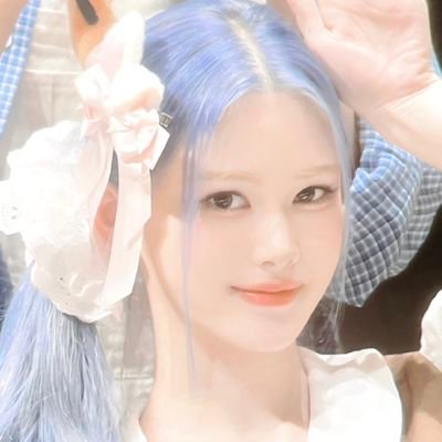 i really like cats ໒꒰՞ ܸ. .ܸ՞꒱ა dive + wav + glitt mainly •.~
cosmo id; mochiz444