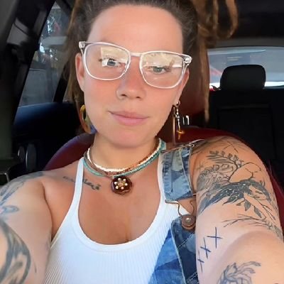 lorine_wil82373's profile picture. Hay am down