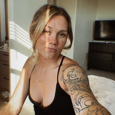 ghost w/the most ☾ no thoughts just vibes ✨ chronic oversharer + photographer + creative • raising feral humans ☼
