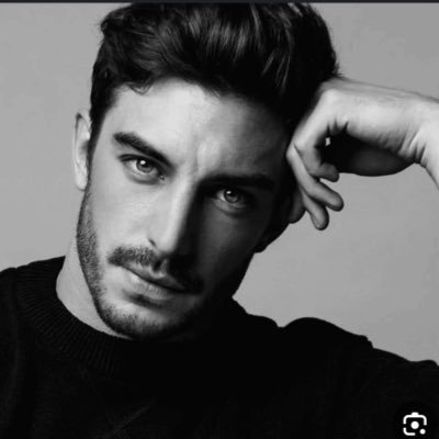 ادبگ واحترامگ قبل وجهك (ثلاثين من العمر تمضي والقادم اجمل)💕 🩵🌝 💔