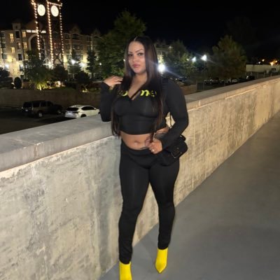 lovergirllllx's profile picture. 