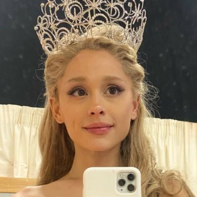 hq stuff of ariana ⭑ fan account (not impersonating)