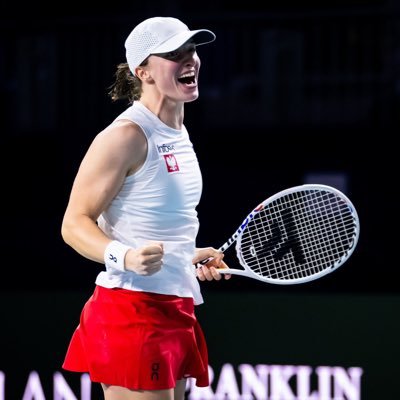 🇵🇱Professional Tennis Player | Trying to put this yellow fluffy thing between the lines. | #teamSwiatek