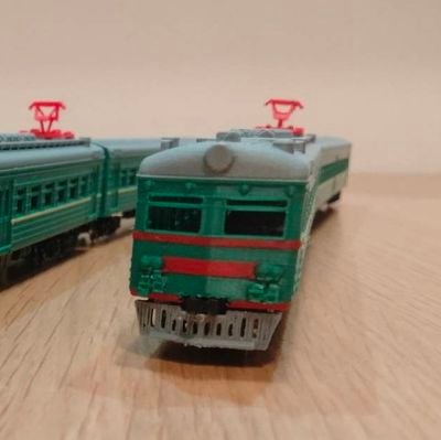 ソ連・ロシア国鉄近郊電車 エレクトリーチカER10タイプです。 1/160 N