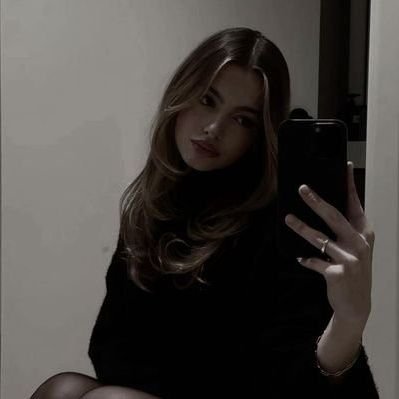 HhHl103800's profile picture. 