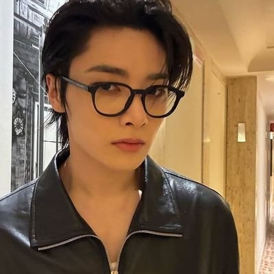 pitusera's profile picture. buscando a hyunjin en cada poesía