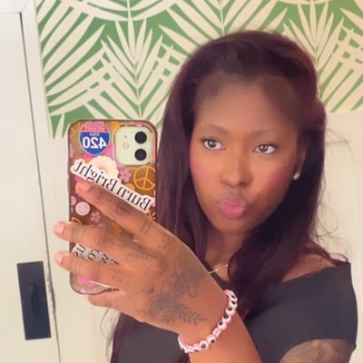 target audience: bad bitches 🩰 this page is ran like a dictatorship