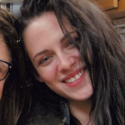 nesse perfil vc pode encontrar: cadelagem por kstew, saudades de twilight, surto por doramas e/ou animes, e ainda surtos da vida da dona desse perfil 💝