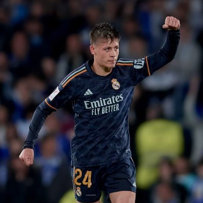 ArdaDuman006's profile picture. atılım ✈︎
@Fenerbahce