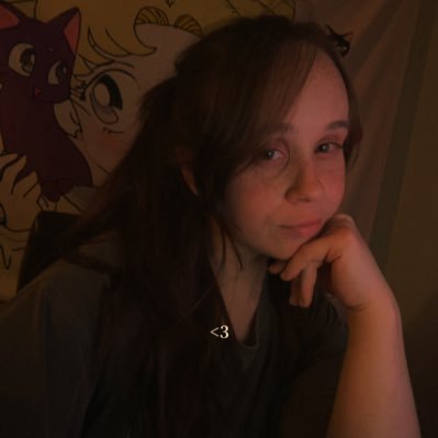 26 self taught artist 👩‍🎨 video game and anime enthusiast 🎮 FOOD LOVER 🤤🤤 Etsy shop for all the emotes I’ve posted 🥰 https://t.co/sJAJGOwexE