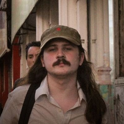 Marxista-Leninista.
Estudiante de Historia y docente.
Viva la patria, Santucho y el Che.
A veces escribo en @Agitacion_.