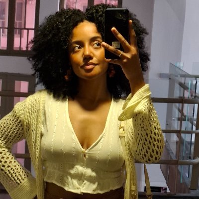 re_voltadinha's profile picture. Viver não me assusta mais 🌱