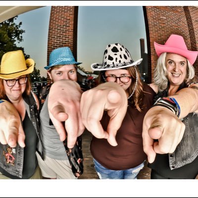 vidalyuh's profile picture. skinny is a state of mind, babe. BLM.