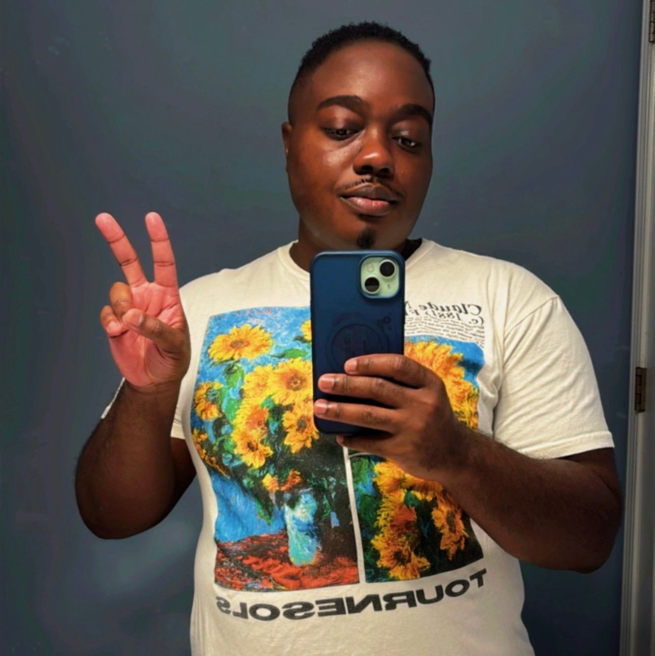 Rhydiance's profile picture. Back again. Big anime nerd.