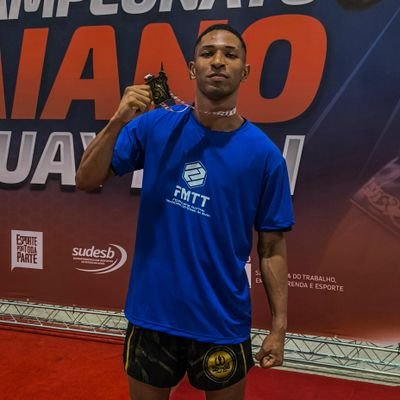🥊 Atleta de Muay Thai | @SantiagoFightTeam
🎓 Graduando em Ed. Física | 📍SSA
🦁@ECVitoria 📸 Instagram: @mellolk