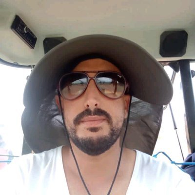 AfajdarKam75009's profile picture. 