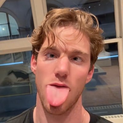 here to post hot people 🥵 | dms are open 💰 | backup :@ucyslut