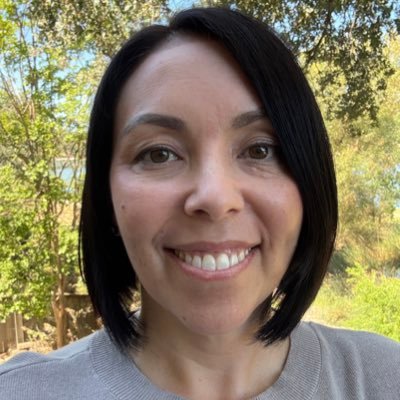 Middle school teacher/tech & instructional coach. Cover your ears... I might start singing! Occasional safari tour guide. Google Certified Educator.