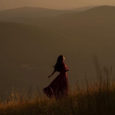 الحرية تبدأ حين تتوقف عن توقع رضا الجميع، والوعي هو دليلك 🌌