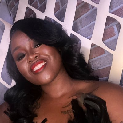 theeBexperience's profile picture. Grambling State Alumna 🖤💛 #BlackTechTwitter 💻💕 Cybersecurity, Football, a little life ❤️