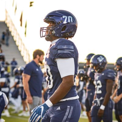 16yrs old | 6'4 | 250lbs | OT | 🎓'27 | Student Athlete | Anna High School | 📲 - 469-325-8470 |