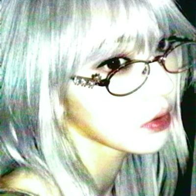 minatozip's profile picture. 𝗅𝗂𝗏𝗂𝗇𝗀  𝖻𝖾𝗍𝗐𝖾𝖾𝗇   𝗉𝖾𝗍𝖺𝗅𝗌   𖬺   𝖺𝖻𝗒𝗌𝗌𝖾𝗌