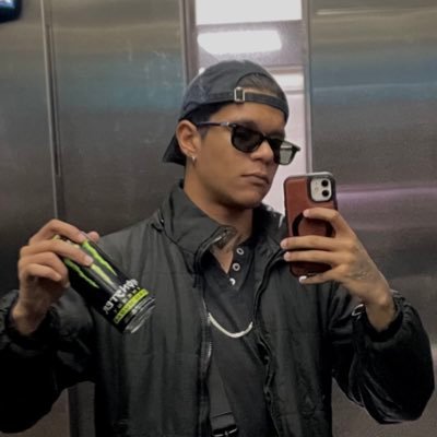 Eu sou espelho, você decide se gosta do reflexo. Meu último Tweet será uma foto nas Filipinas 🇵🇭