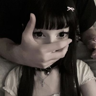 bloodingirl's profile picture. kill urself and bleed for me.