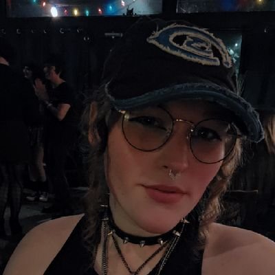 Marypl4yground's profile picture. Mary🌿

blue-collar transfem slut musician                              
she/they 25 

dms are open to women, transmascs, and NBs. cis men, take a number. MDNI