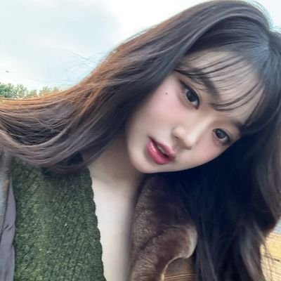 https://t.co/FzNXhyP6sK A dangerously beautiful girl with mysterious charm and untouchable. Hello i'm Jang Wonyoung a.k.a Wony.