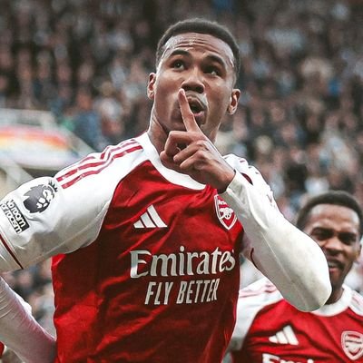 Graphic Designer | Wallpapers. Arsenal Football Club 🔴 DM for commissioned work. Contact : danny100100@yahoo.co.uk