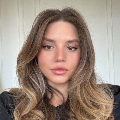 _Nora_Walker's profile picture. An ordinary girl with interests in politics and food
Patriotic