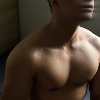 clorofilbiru's profile picture. 