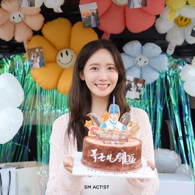 lang2x1's profile picture. Gravity is matter's response to loneliness