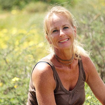 Alina_OASafaris's profile picture. 🦒Namibia & Botswana🐘

Wir bieten als durchführender Reiseveranstalter vor Ort Safaris an & beraten 24/7 mit vielen erster Hand Infos!