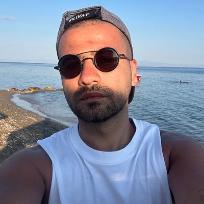 sezer_cicek's profile picture. Okan Üniversitesi / Güzel Sanatlar Fakültesi mezunu                              
 Fenerbahçe Kongre üyesi
Gebze Fenerbahçeliler Derneği Y.K üyesi
