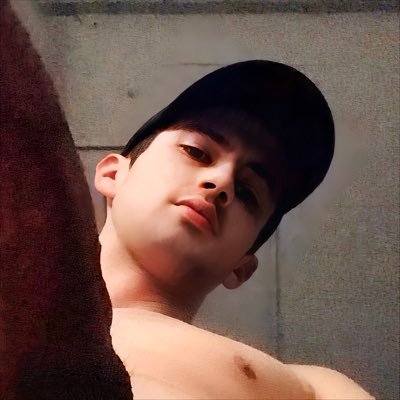 Amateur Pornstar, Pussy/Bussy Worshiper, Fleshlight Specialist & Technician, Tech House DJ, Last Remaining Juul Smoker 🔞 Kinky Account: @kinkymaxthep