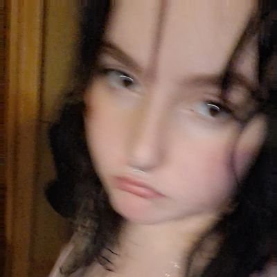 alyx1um's profile picture. she/they
artist
18!!!
I luv redbull n music